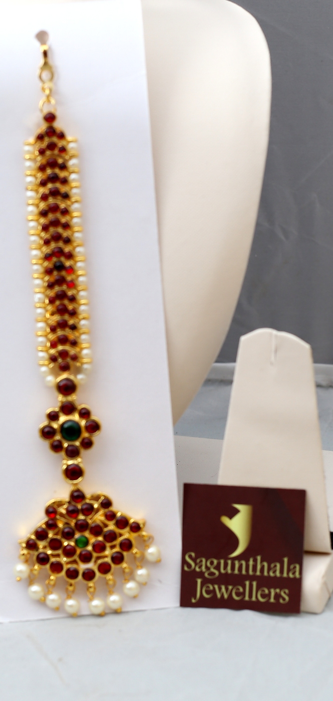 Temple Jewellery Nethi Chutty Maang Tikka – Gold Finish Kempstone